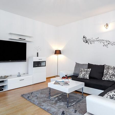 Holiday Home Iris Маріна Екстер'єр фото