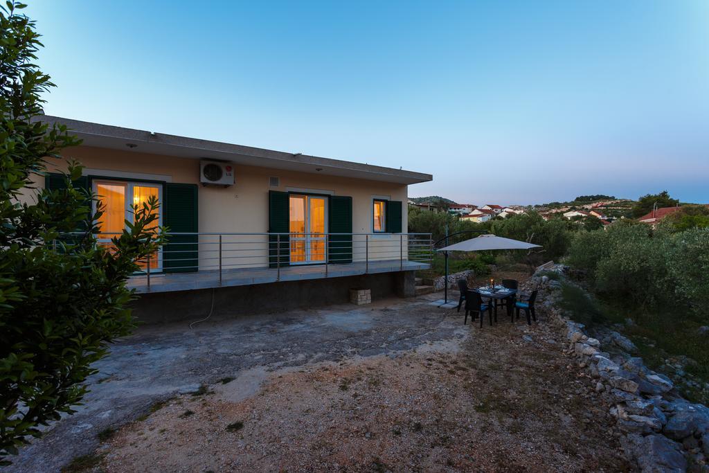 Holiday Home Iris Маріна Екстер'єр фото