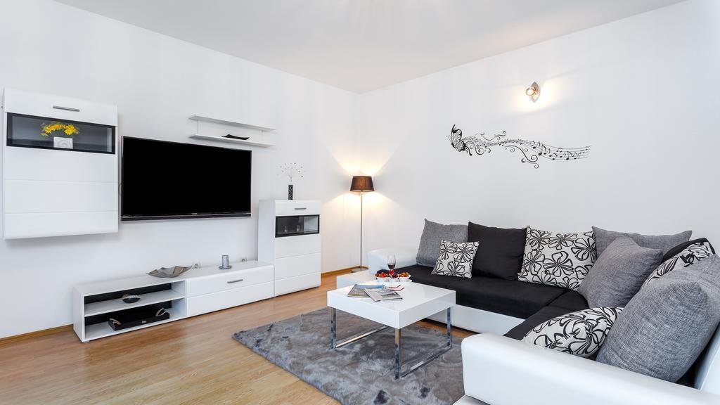 Holiday Home Iris Маріна Екстер'єр фото