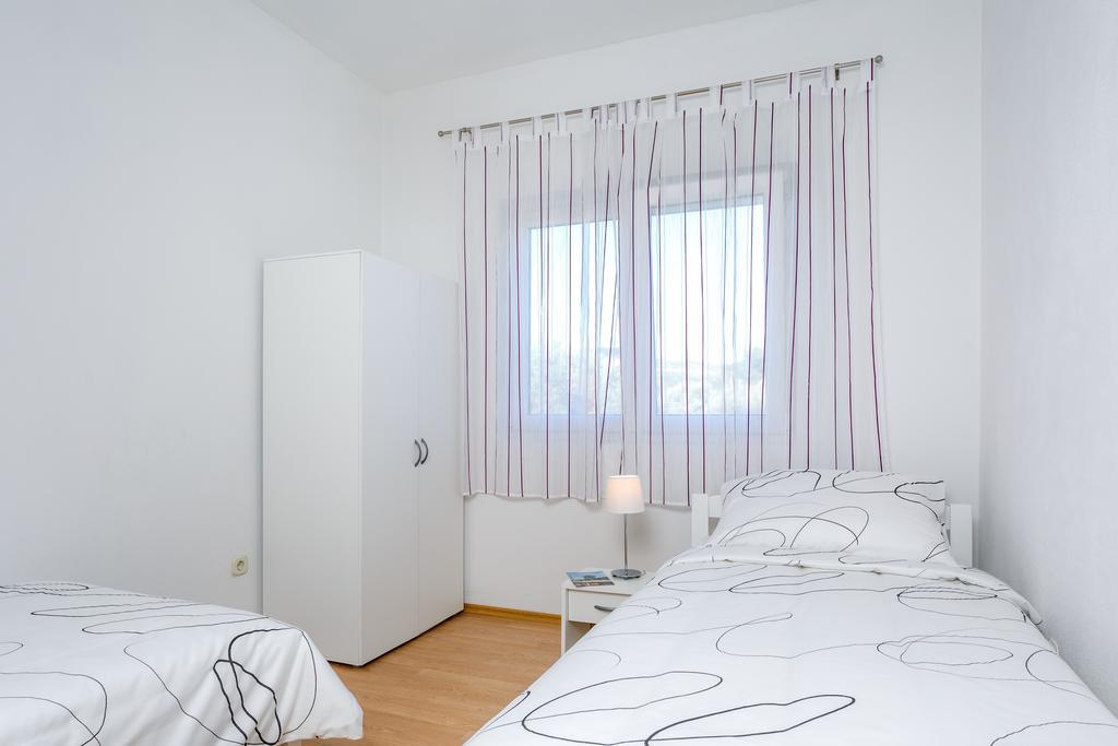 Holiday Home Iris Маріна Екстер'єр фото